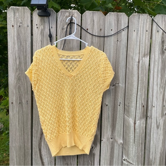 Handmade Yellow Knit Short Sleeve Sweater size M/L - Picture 2 of 5